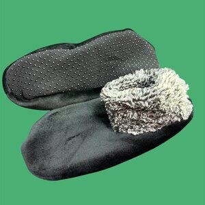 BLACK VELVETY NON SLIP SOCKIES